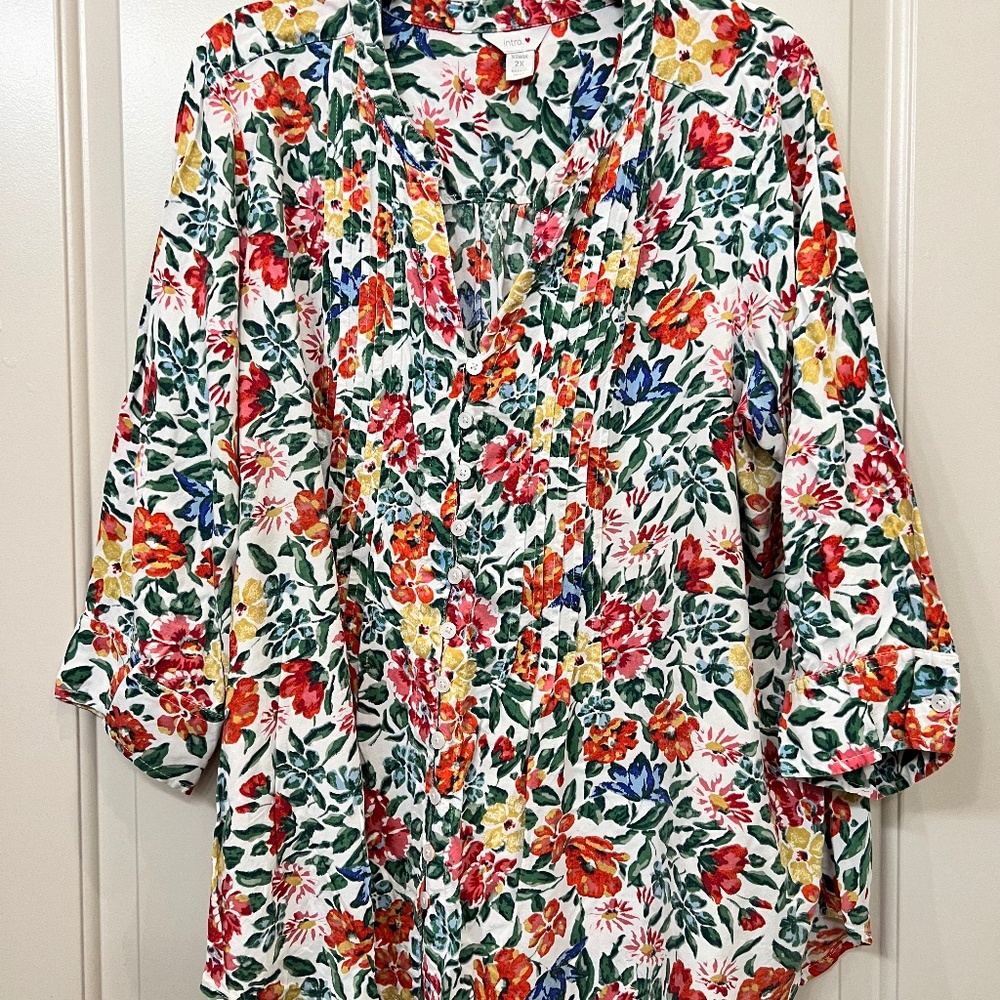 Intro brand Tunic style Women's Blouse